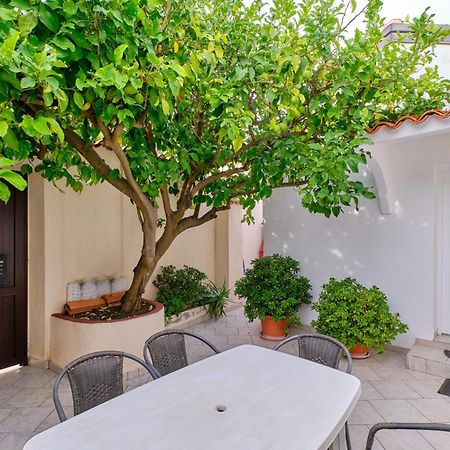 Apartments Antonella Veli Losinj Exterior photo