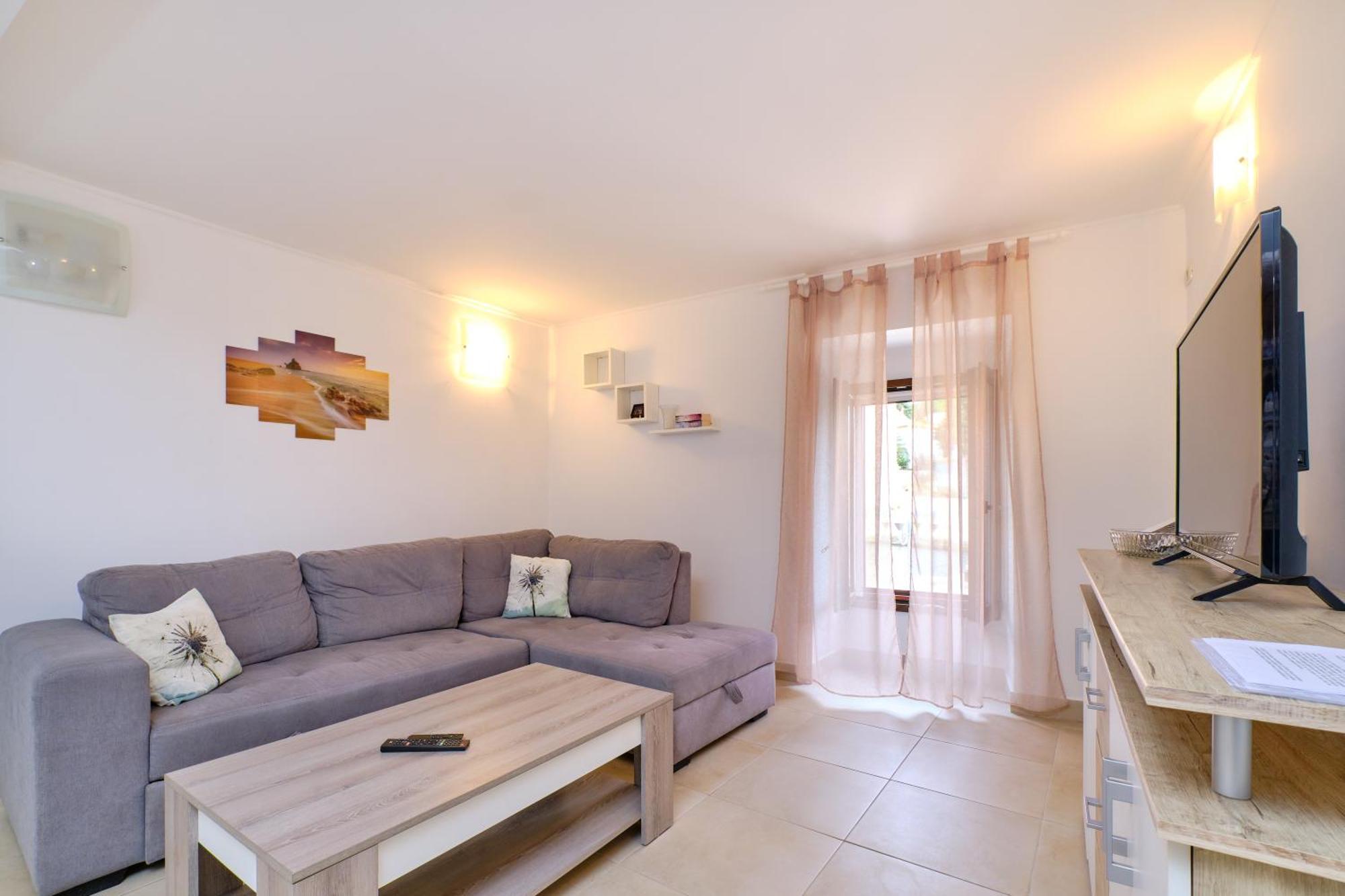 Apartments Antonella Veli Losinj Exterior photo