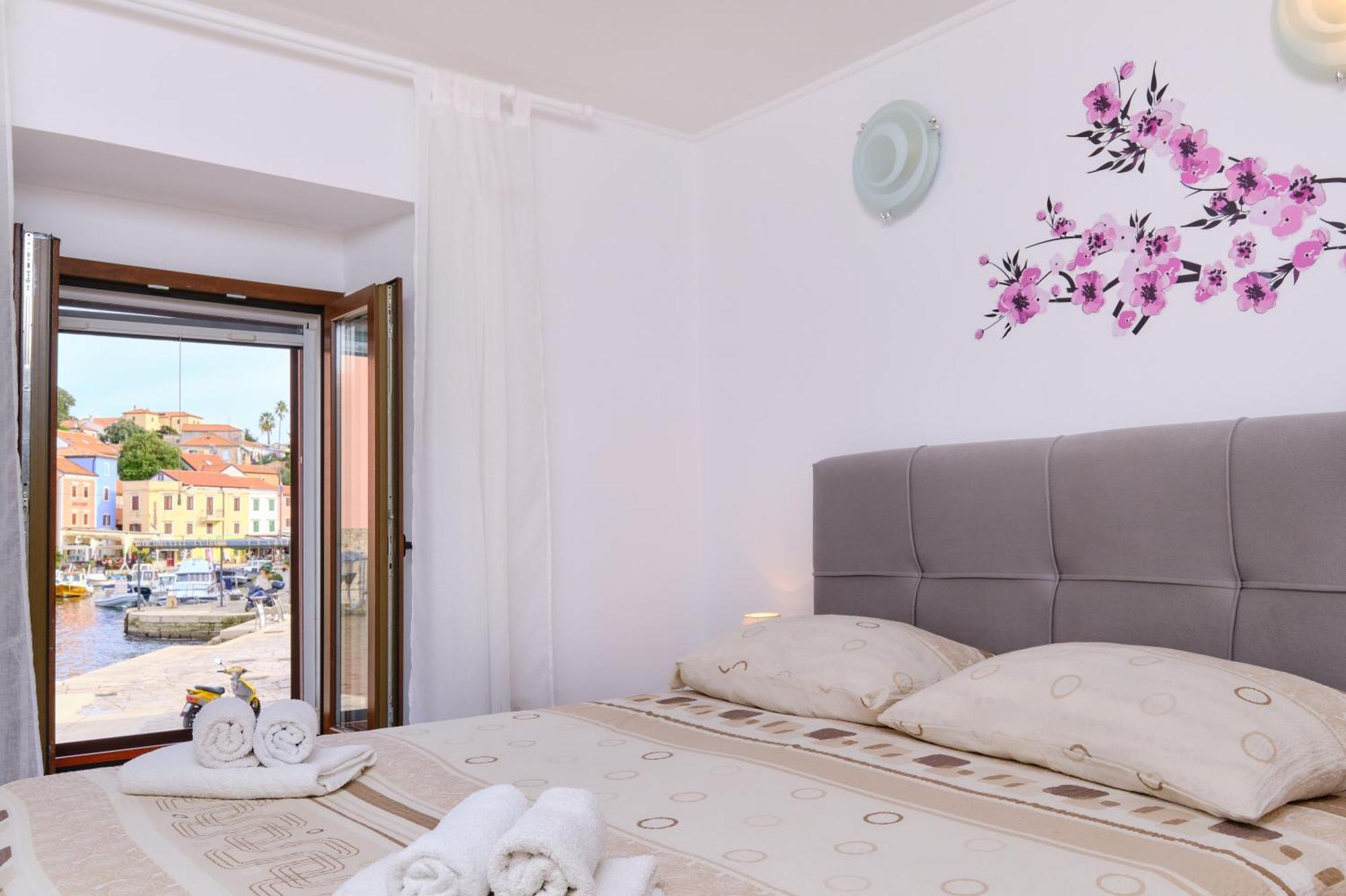 Apartments Antonella Veli Losinj Exterior photo
