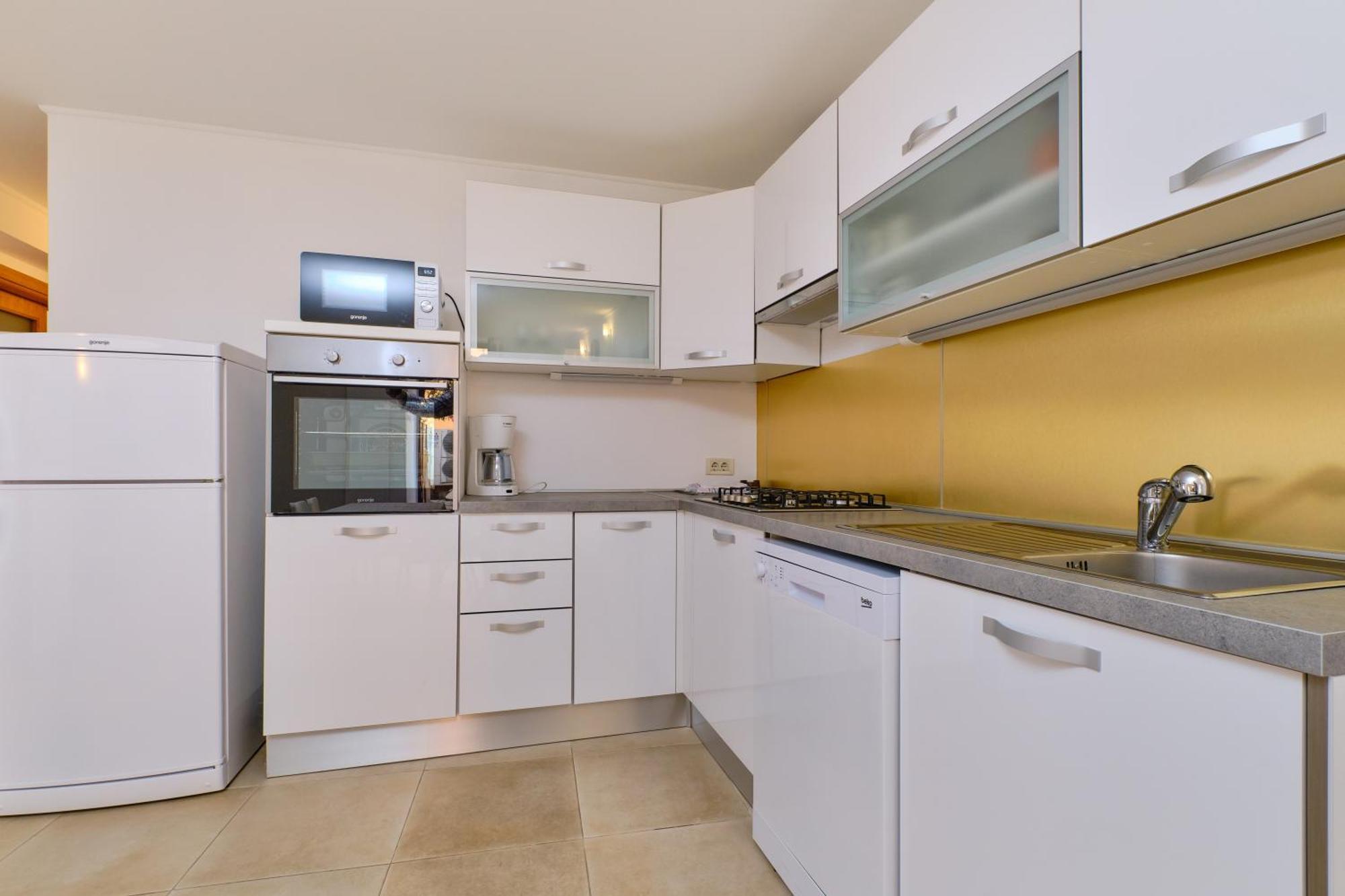 Apartments Antonella Veli Losinj Exterior photo